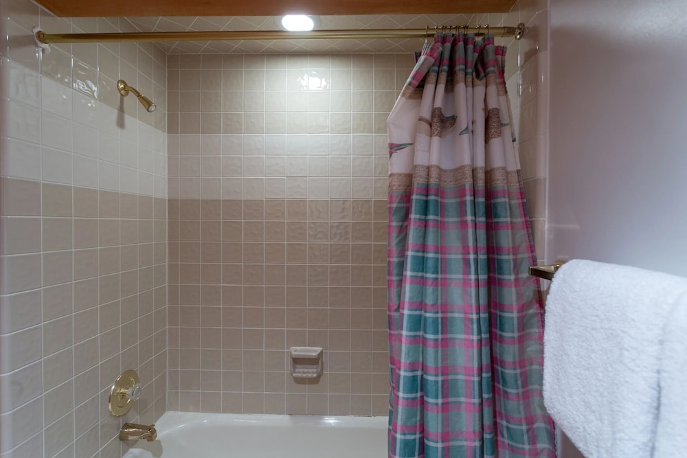 Ridge at Deer Valley Resort - Three Bedroom Condo with Hot Tub #16 3 Condo