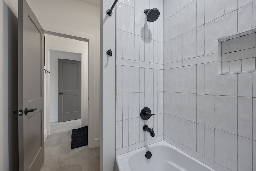 Elevate - Modern Luxury - Stunning City Views