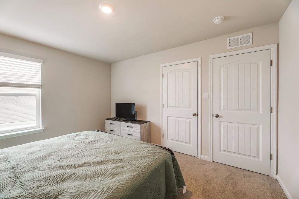 6 Mi to Bethany Beach: Family Home w/ Pool Access!
