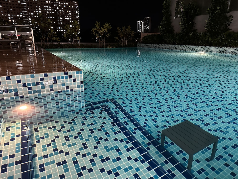 Neu Suites By Serenity Vacation Homes