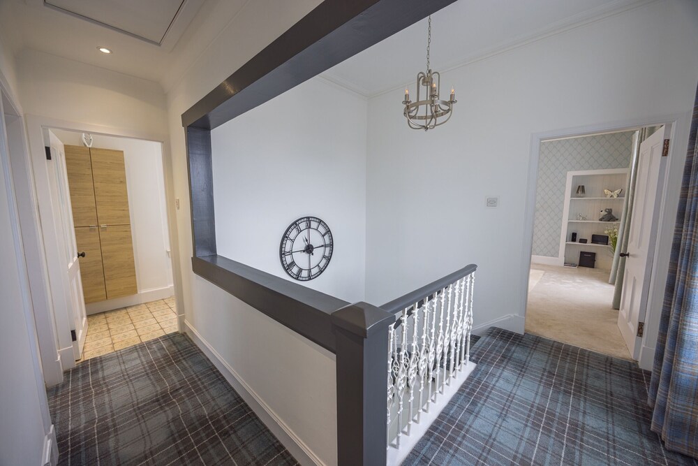 Short Walk to the Beach - 2 Guests - Free Parking