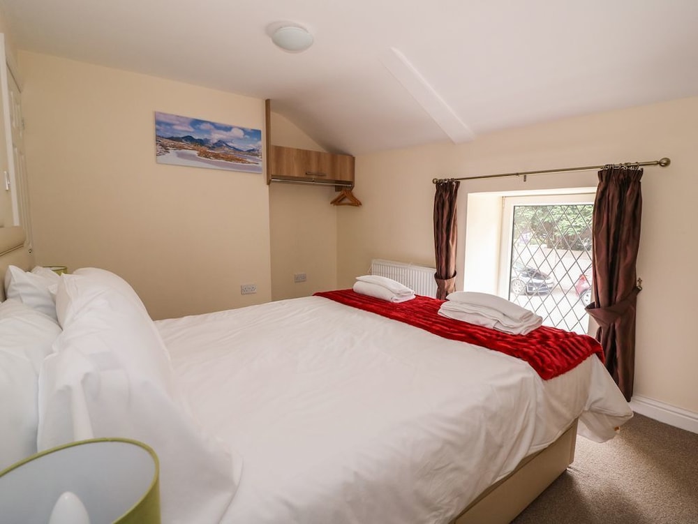 Swansea Vacations - Old Tredegar Arms - Property Image 25