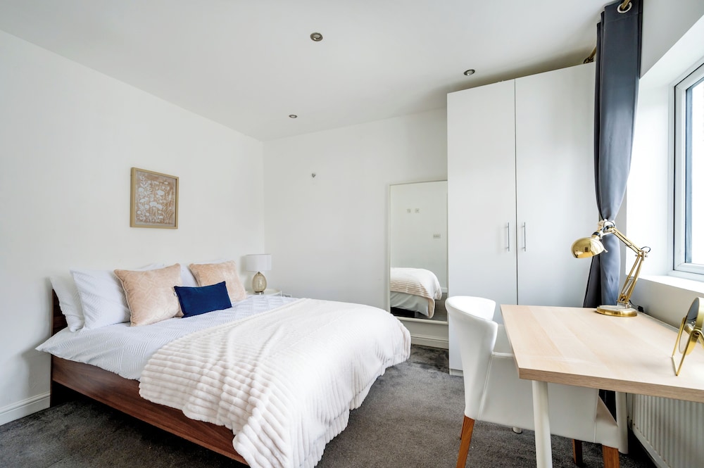 2 Bedroom flat in Putney by the river