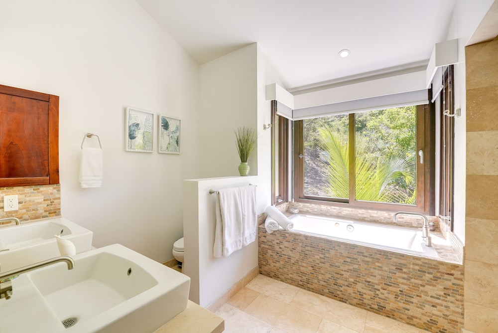 Luxury Home w/ Views & Infinity Pool: Near Beach!