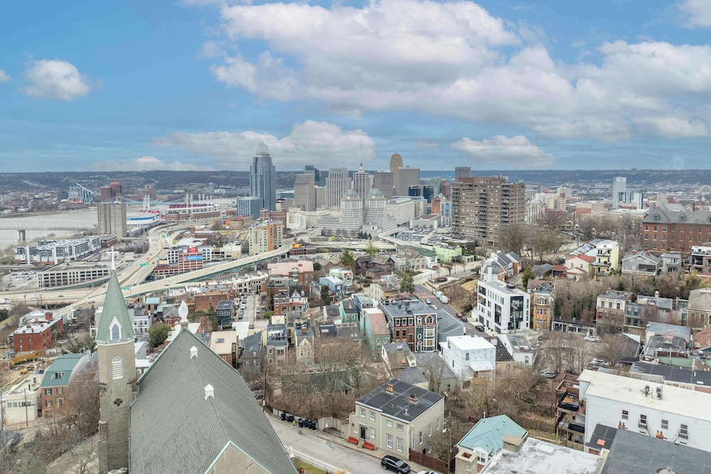 Mt. Adams Nest Studio for 2