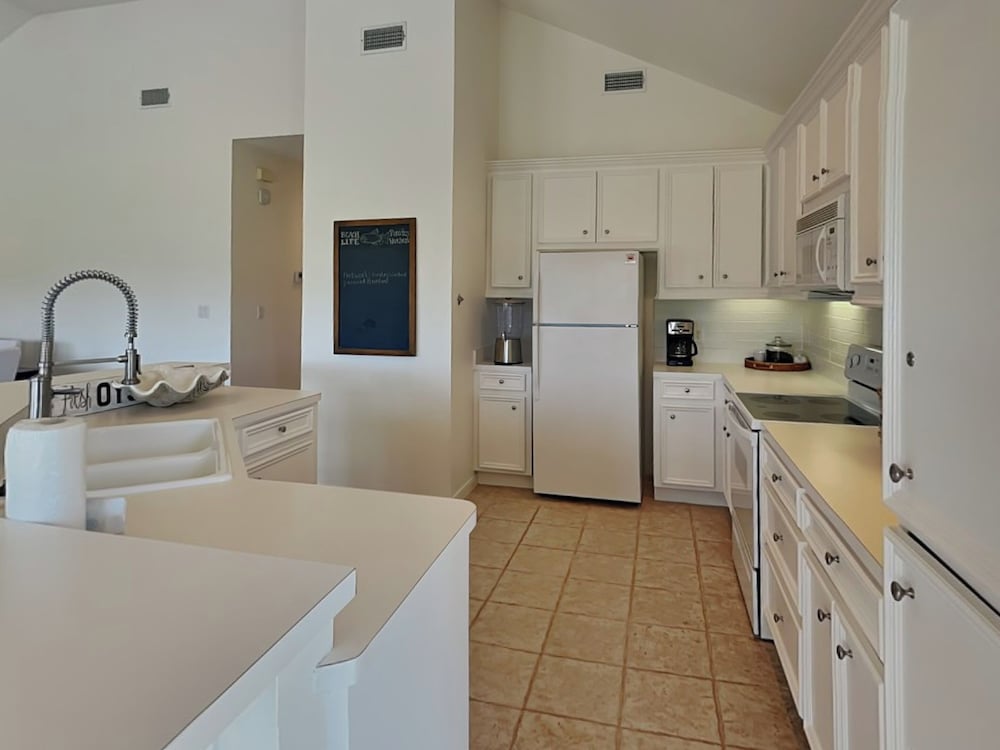 Papa's Paradise by Ryson Vacation Rentals