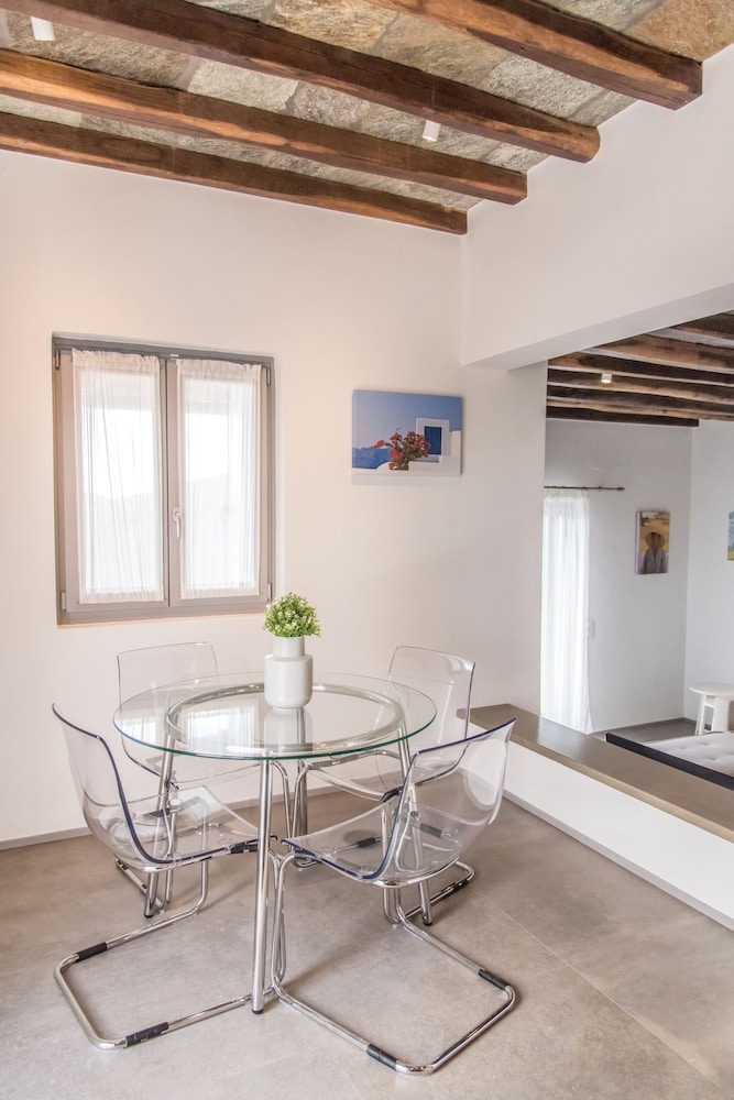 Tinos Pegion House