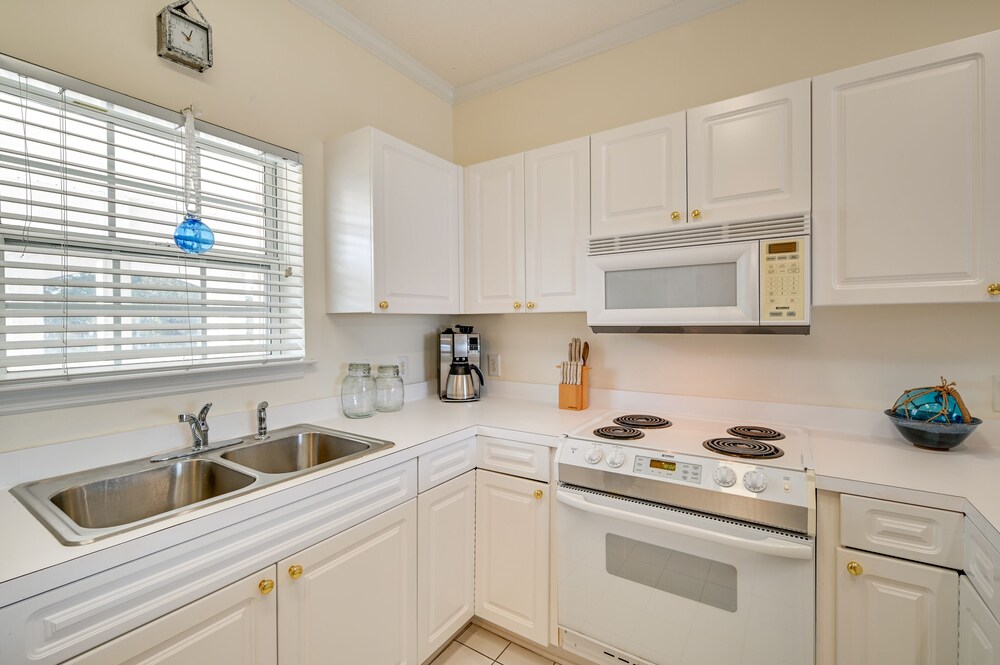 Myrtle Beach Getaway on Golf Resort w/ Balcony! view 3