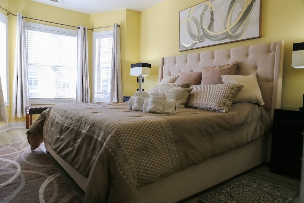Magnolia Pointe Luster Leaf 4843-302 3 Bedroom Condo