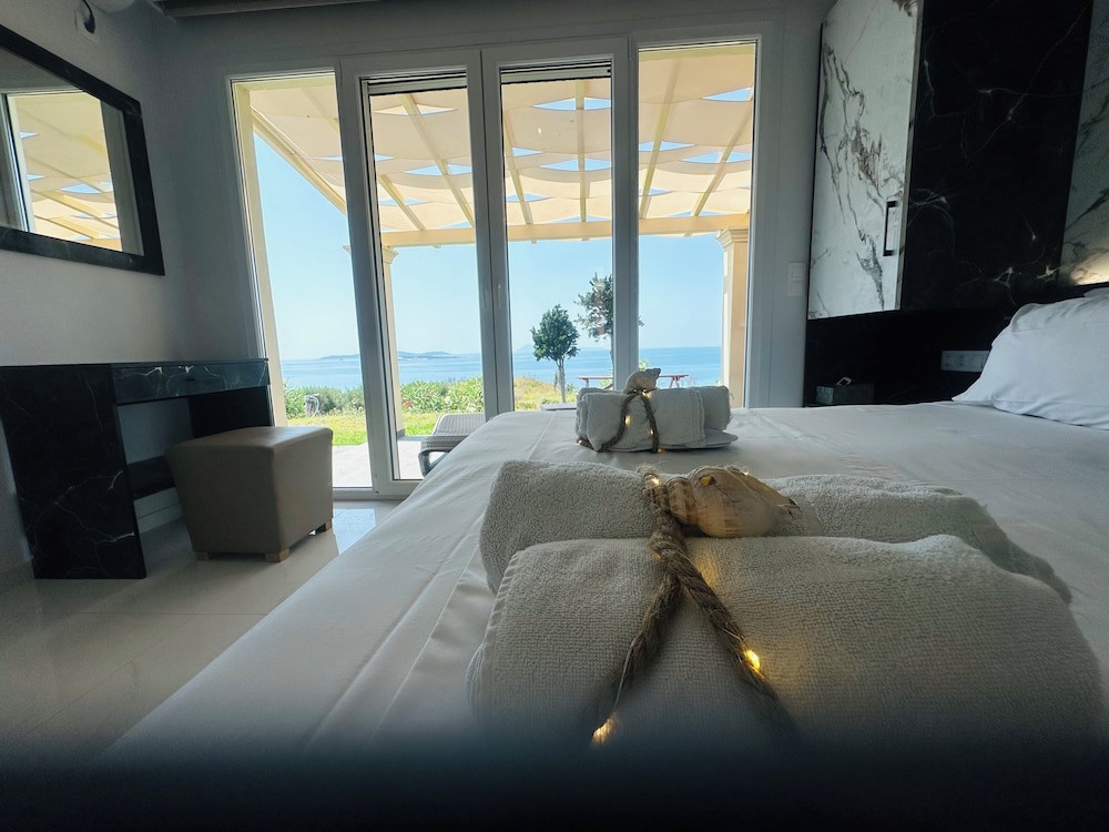Nikos Apartments