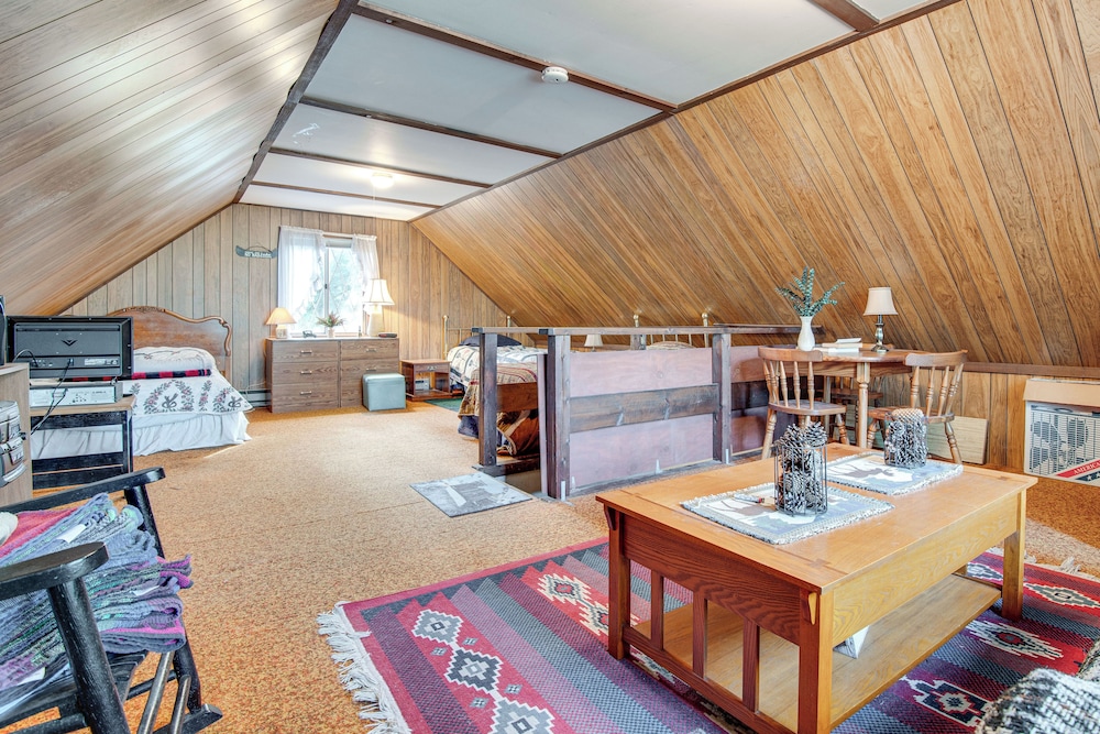 < 1 Mi to Lake Winnipesaukee: Family Winter Escape