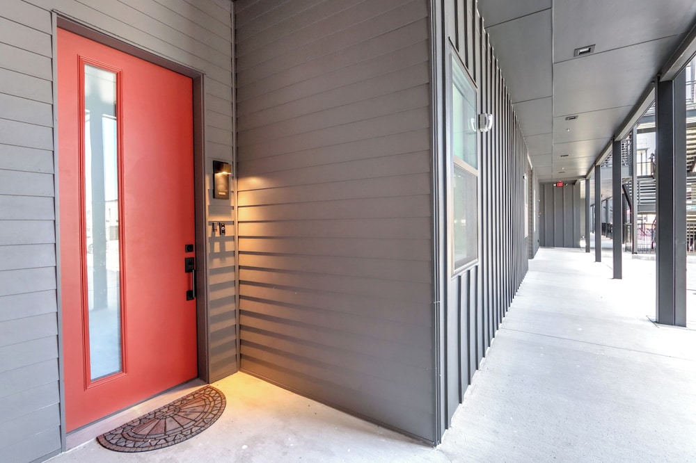 Relax in a Luxe Resort-style Condo