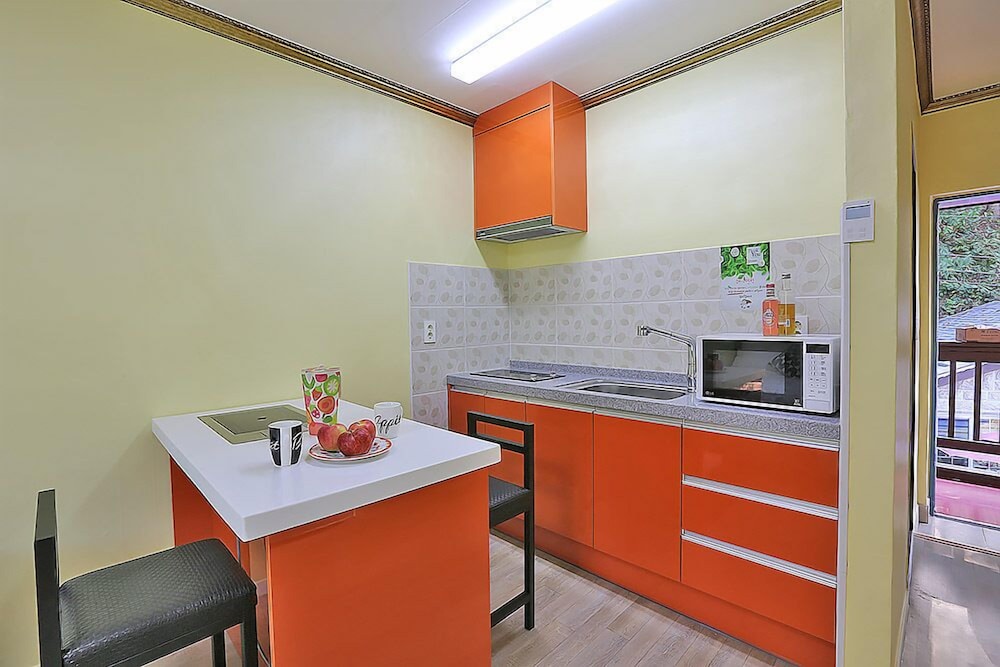 Haena Pension