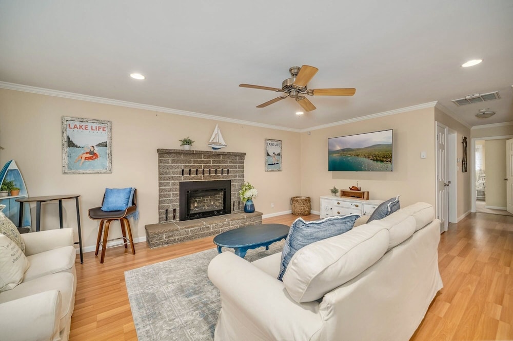 846 Stanford 3 Bedroom Home