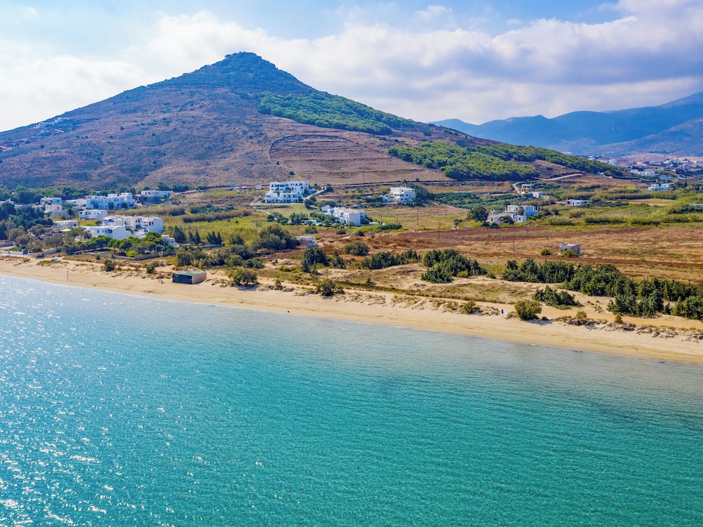Sanders Paros Gardens