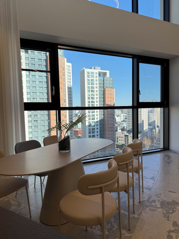 Caelum Black Gangnam Luxury Apt