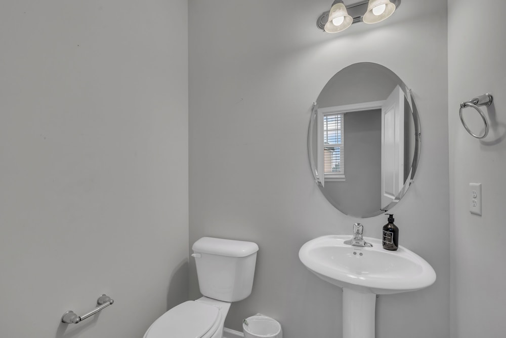 King 4BR Townhouse to Downtown Durham