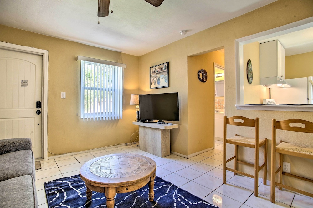 1 Mi to Oceanfront Fun: Pompano Beach Retreat!