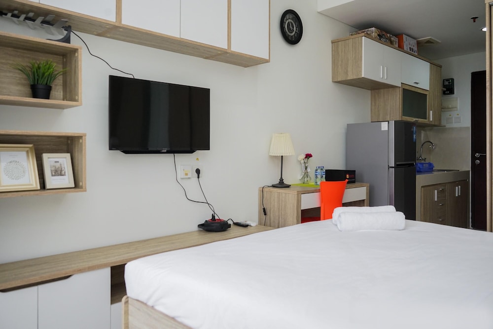 Fully Furnished with Cozy Design Studio Springwood Residence Tangerang Apartment