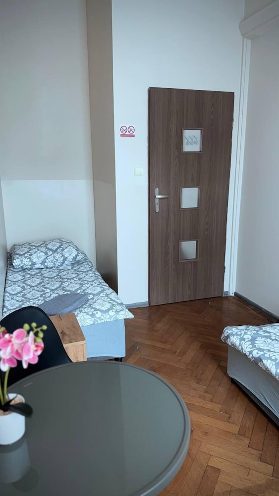 FiveHostel