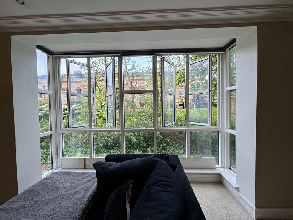 Luxury Apartment In London - Pool Spa & Gym