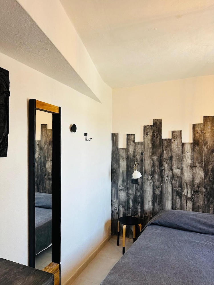 Black Market Hotel