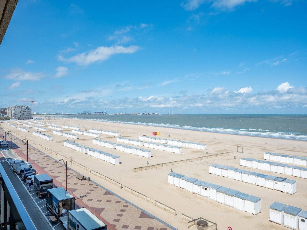 Stylish Zeedijk Sea Escape