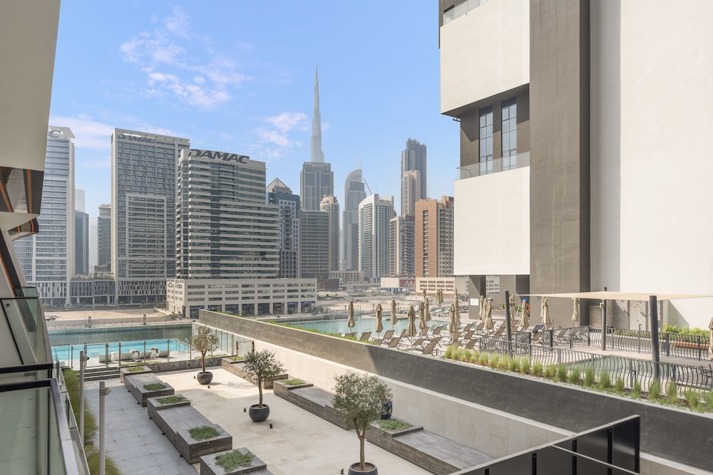 WelHome - Contemporary 1BR in Binghatti Canal & Burj Views