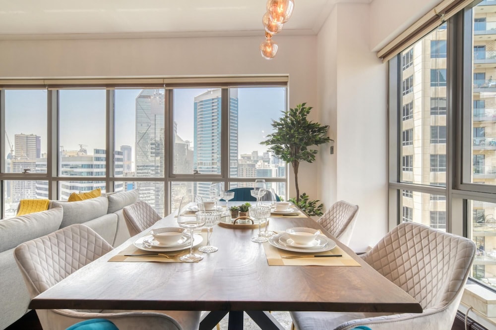 Relaxing Haven w Unparalleled Burj Khalifa Views