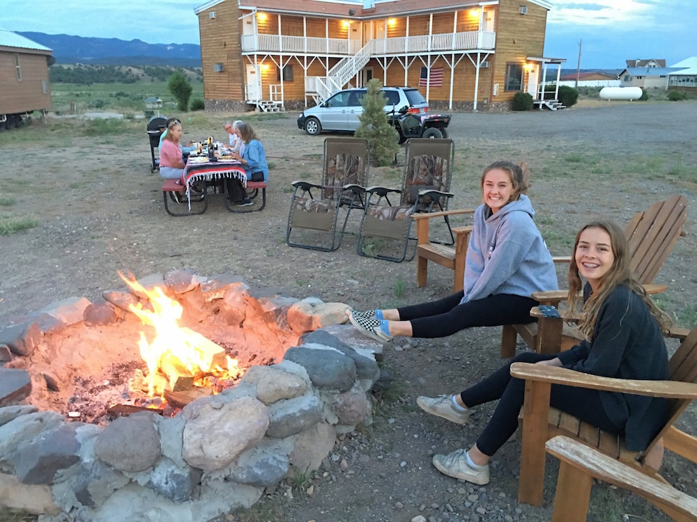 The Riverside Ranch RV Park, Motel & Campground