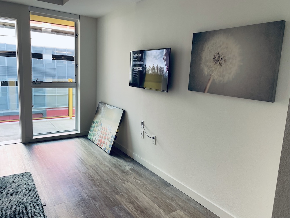 New Lyfe Finest Luxury Apartment