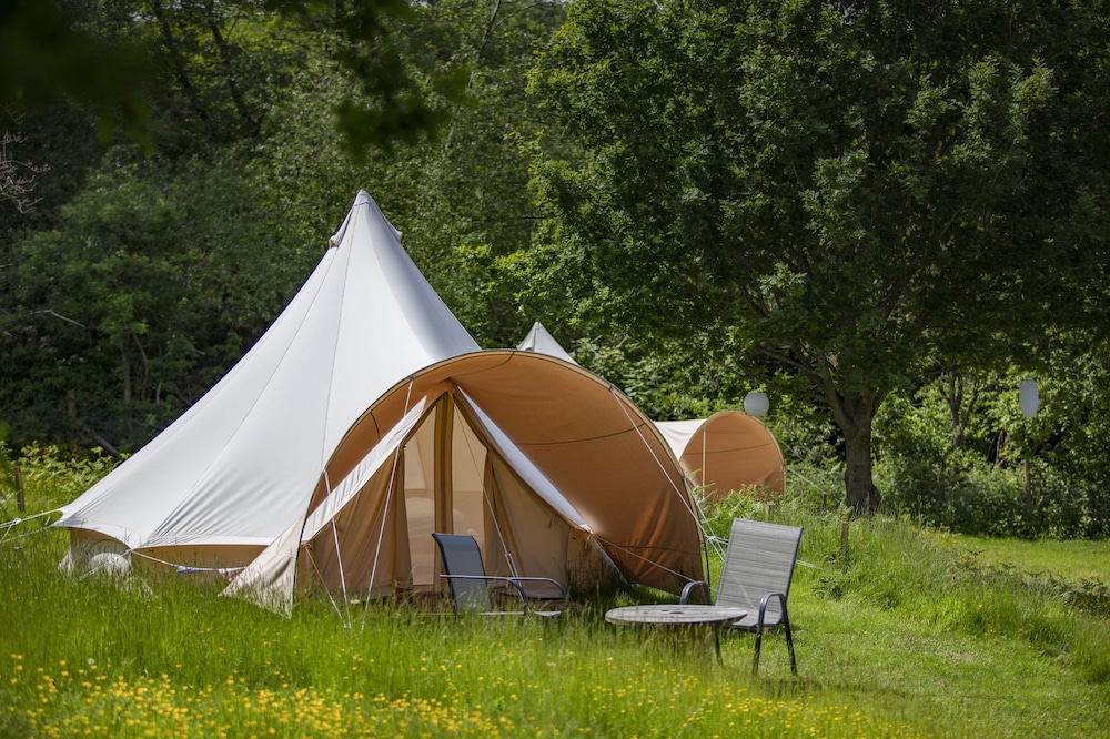 Lloyds Meadow Glamping Delamere Chester view 3