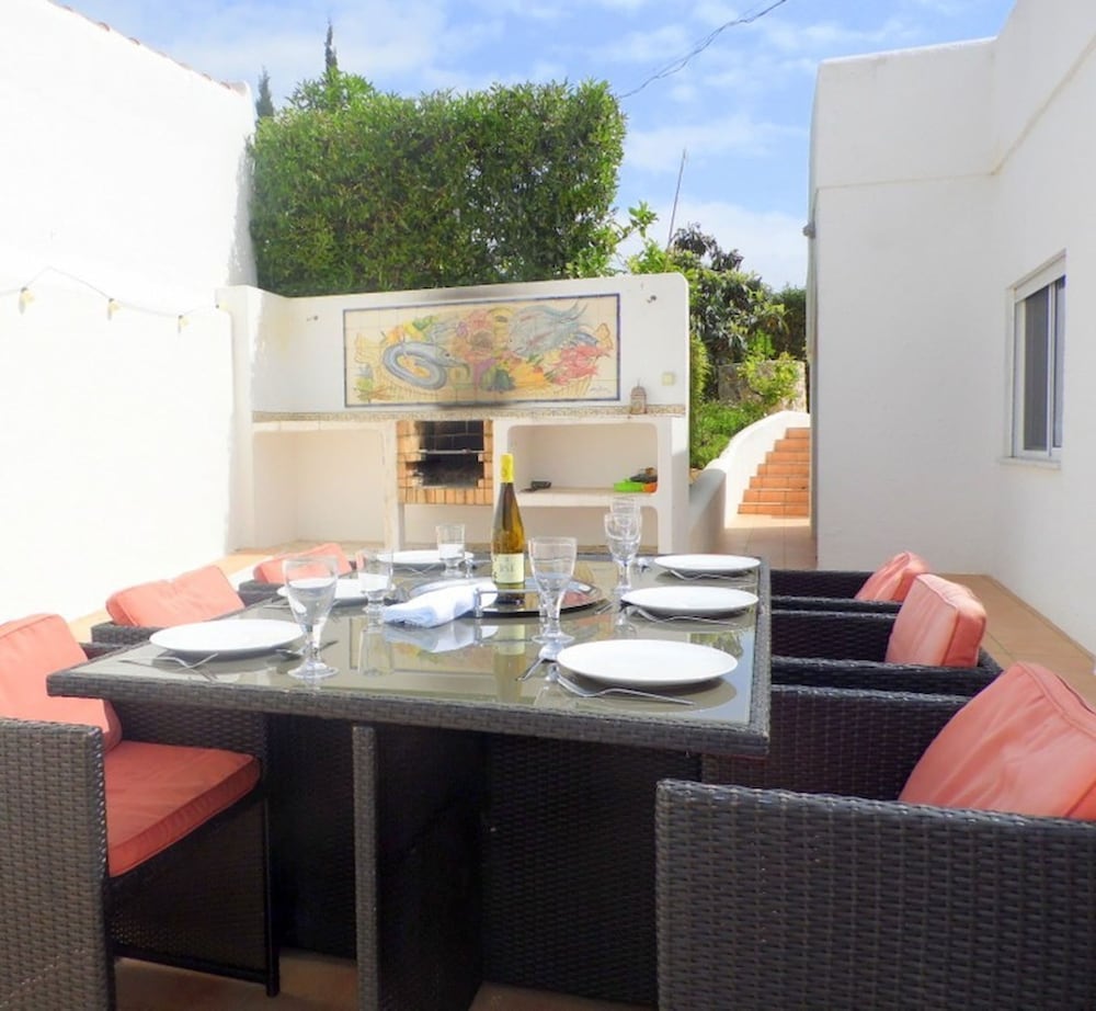 16 Centeanes Fabulous Location Just Short Walk t