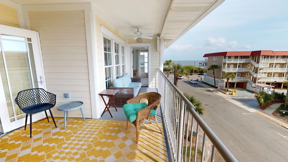 Pier Walk Unit C by Tybee Vacation Rentals