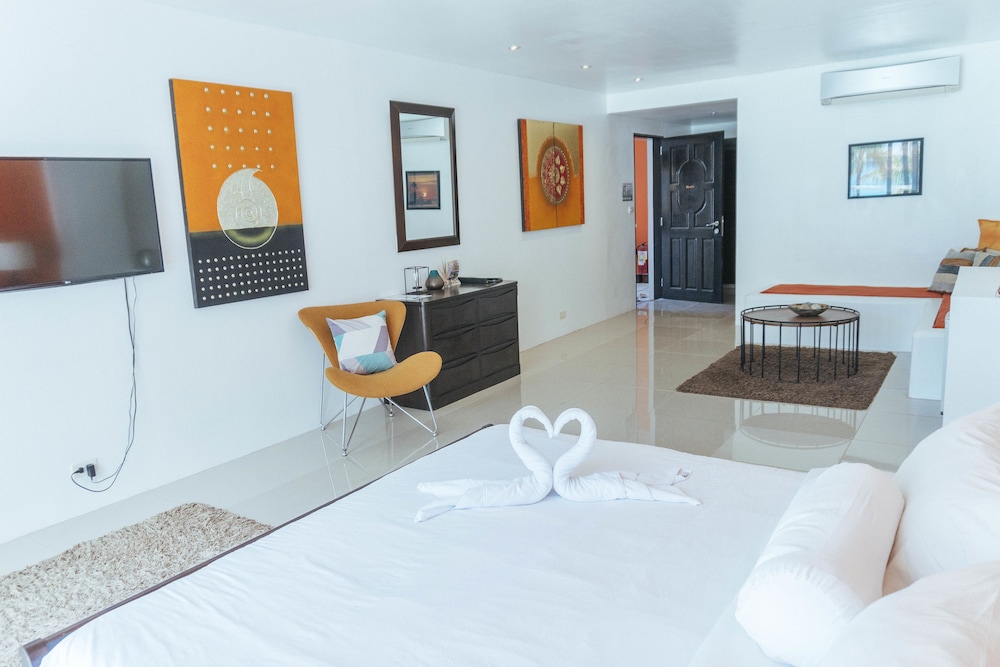 Calypso Beach & Dive Resort