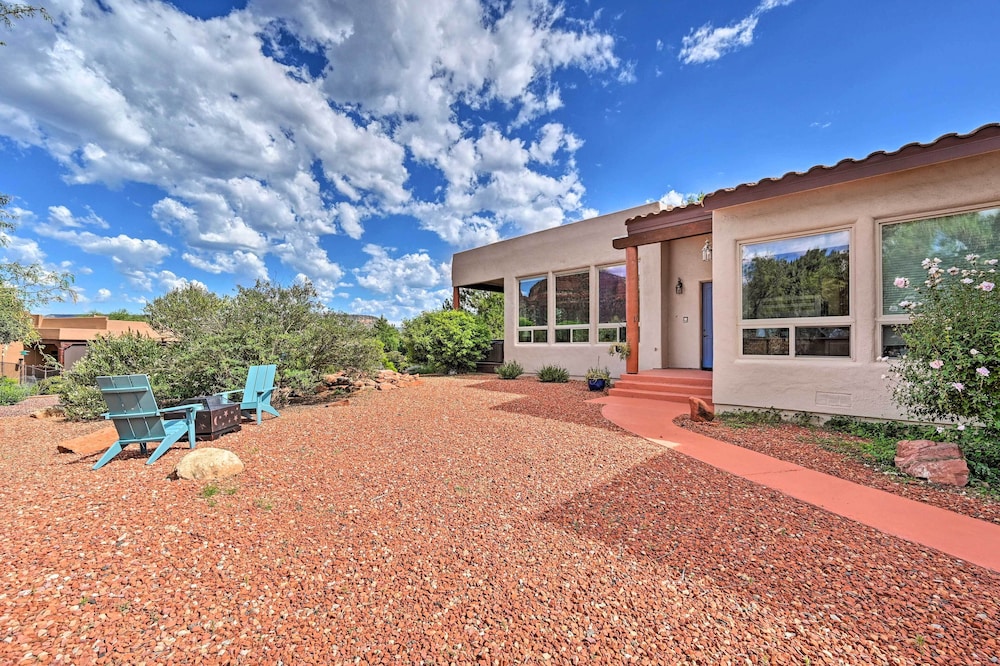 Hot Tub & Mtn Views: Expansive Sedona Retreat view 3