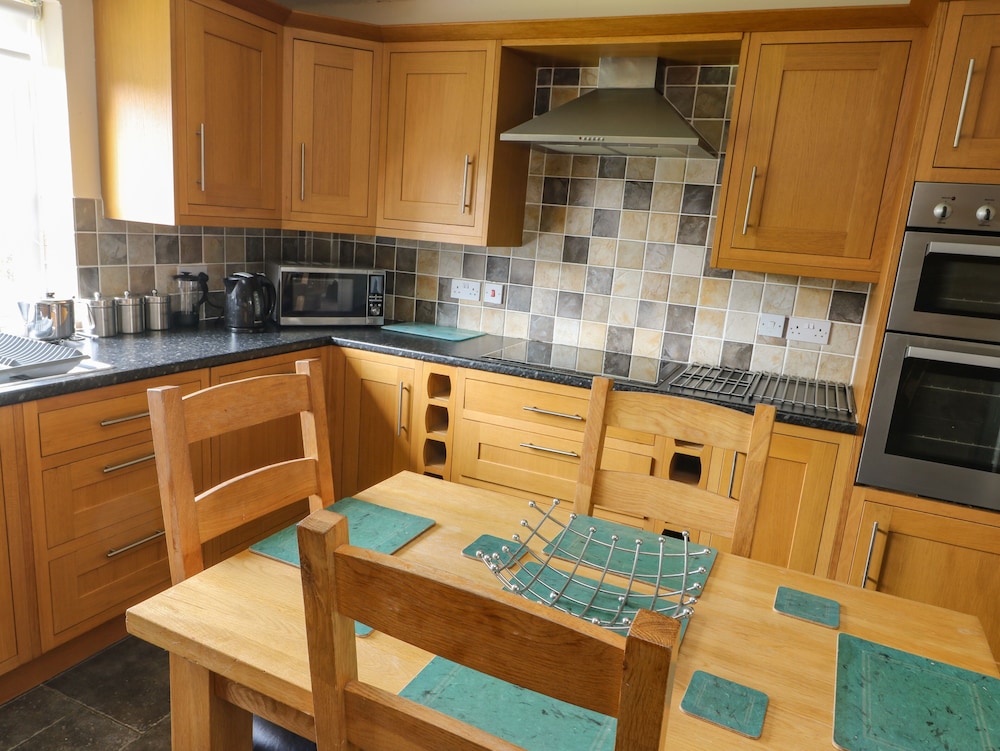 Llys Llywenan