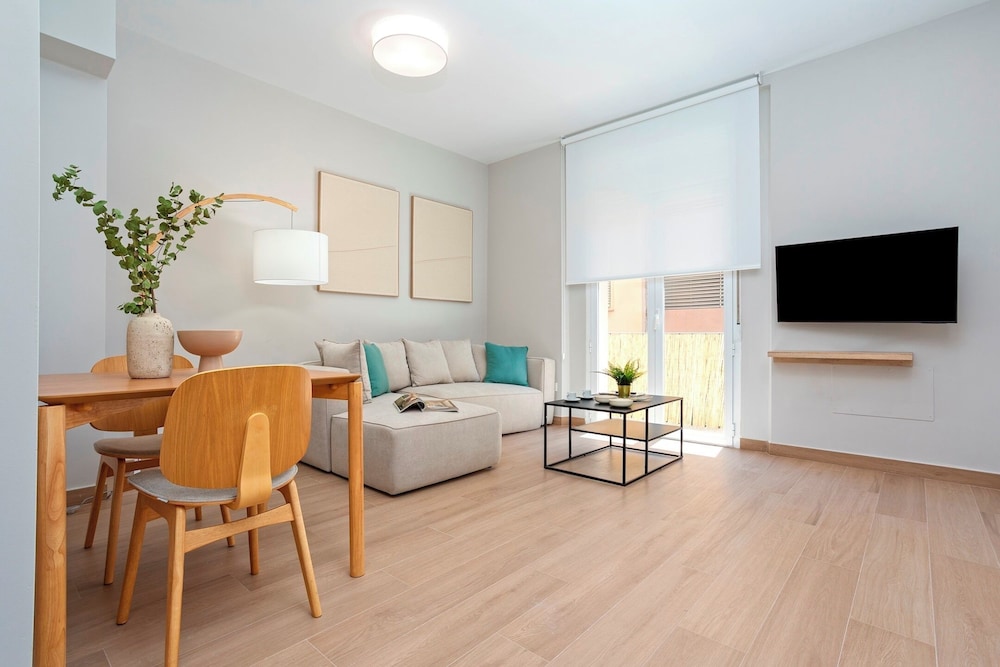 Nice apt With Terrace in Malaga. Trinidad Grund B