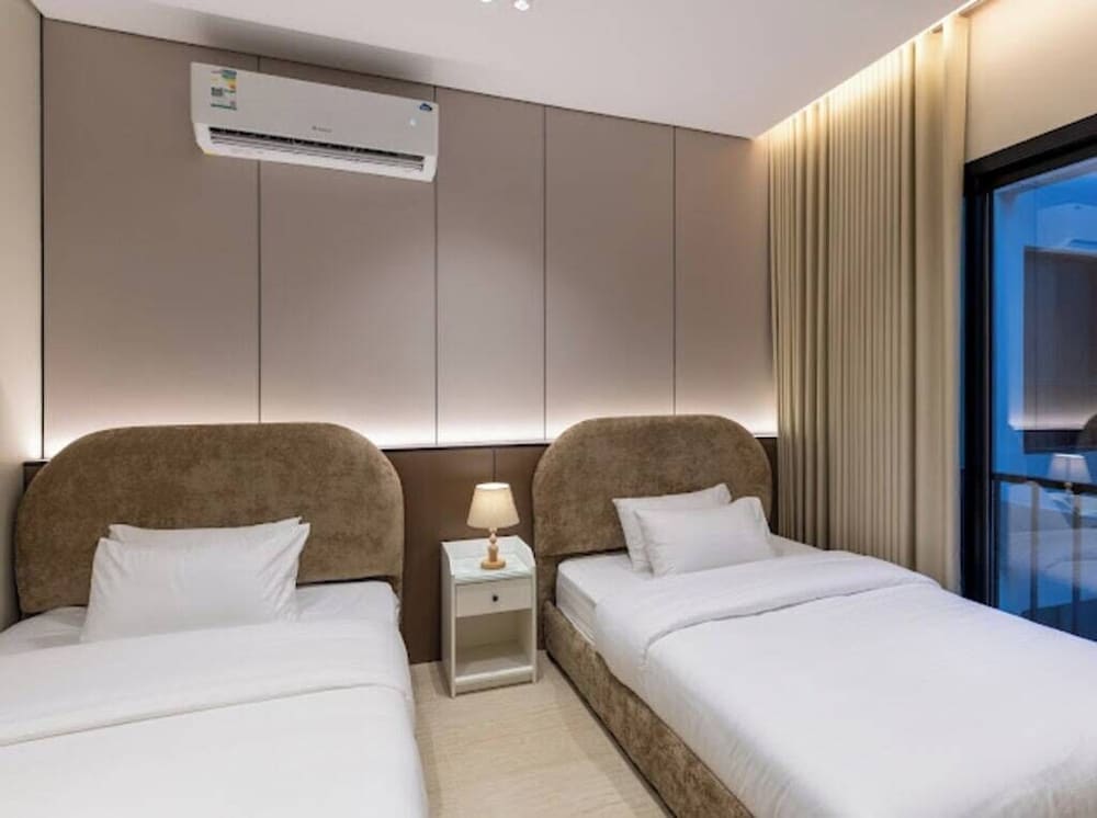 Luxury & Sophisticated Two BR Apt in Almadinah