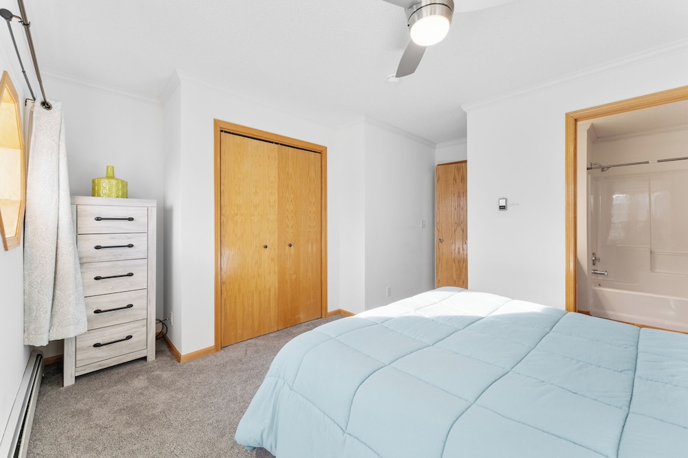 Saddle Ridge Townhomes #253 : 2