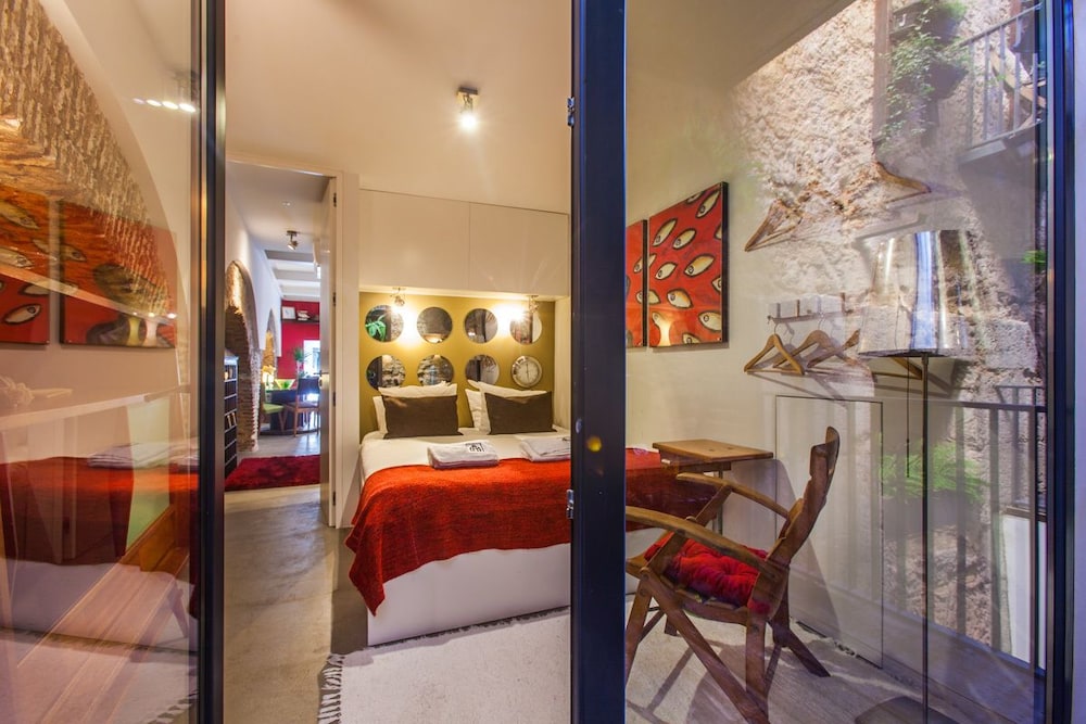 The Old Stables Chiado Apartments