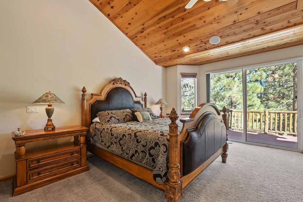 Fully Remodeled Tahoe Retreat with Game Room and Hot Tub view 2
