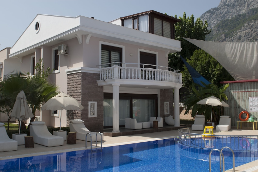 Bamont Villas