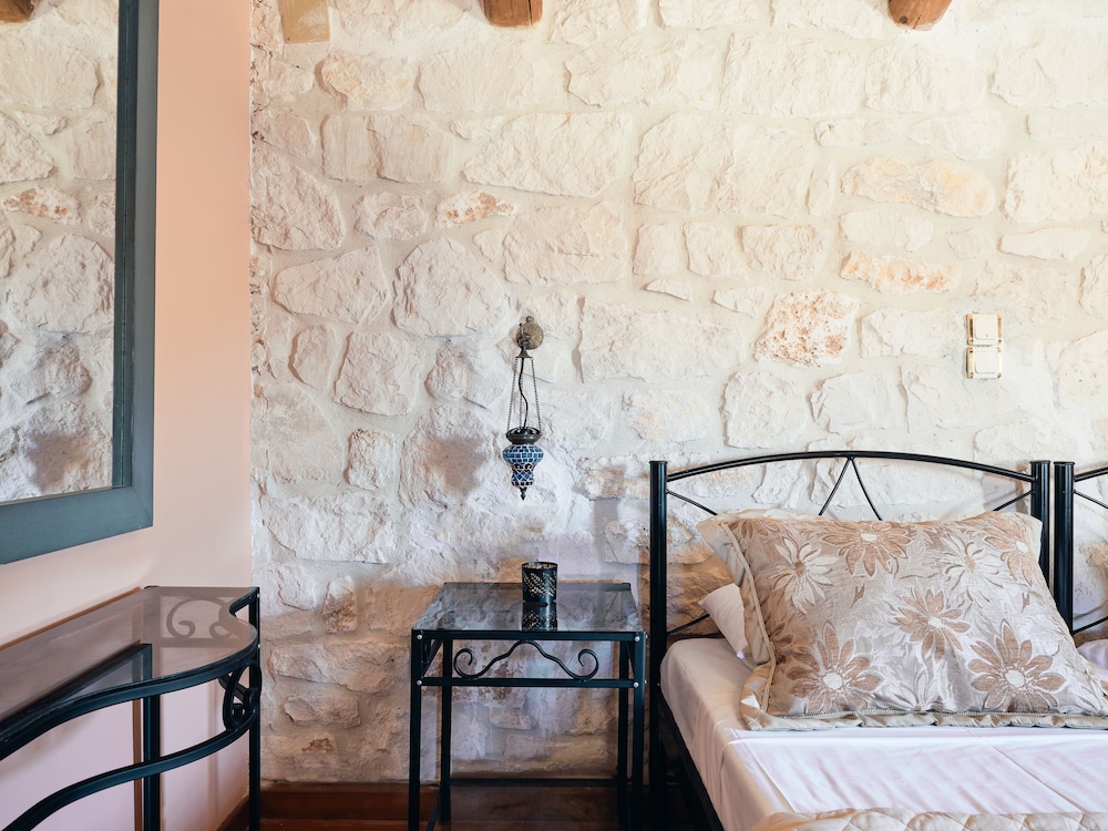 Diamond Suites