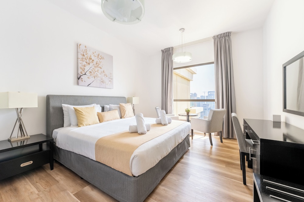 Luxe Marina View Retreat - 2BDRM