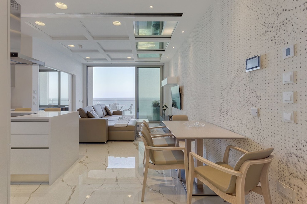 Luxury Apt Ocean Views in Tigne Point, With Pool view 5