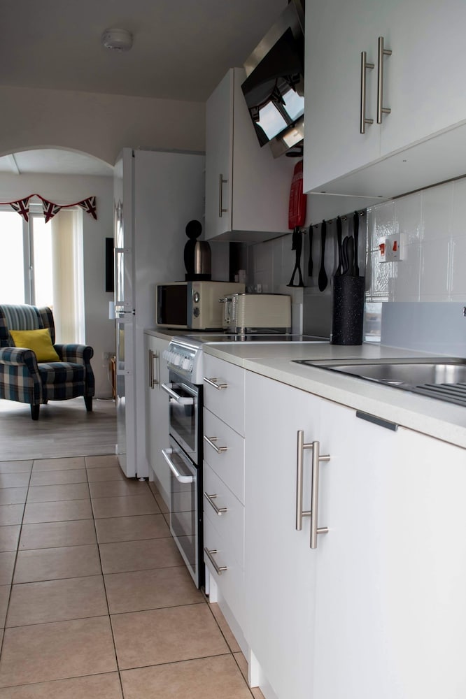 Stunning 3-bed Cottage in Lowestoft view 4