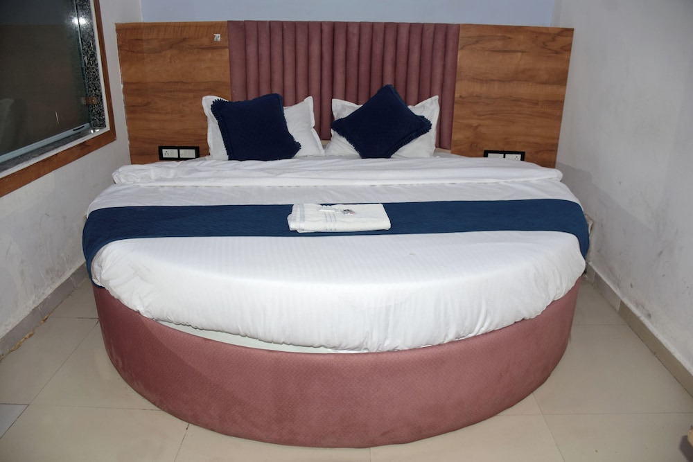 HOTEL DIVYA PALACE