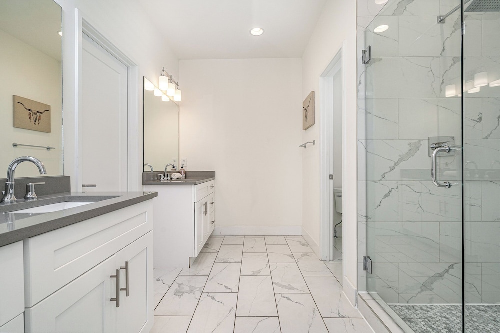 Verde Heights-sleeps 12-in Cumberland Heights