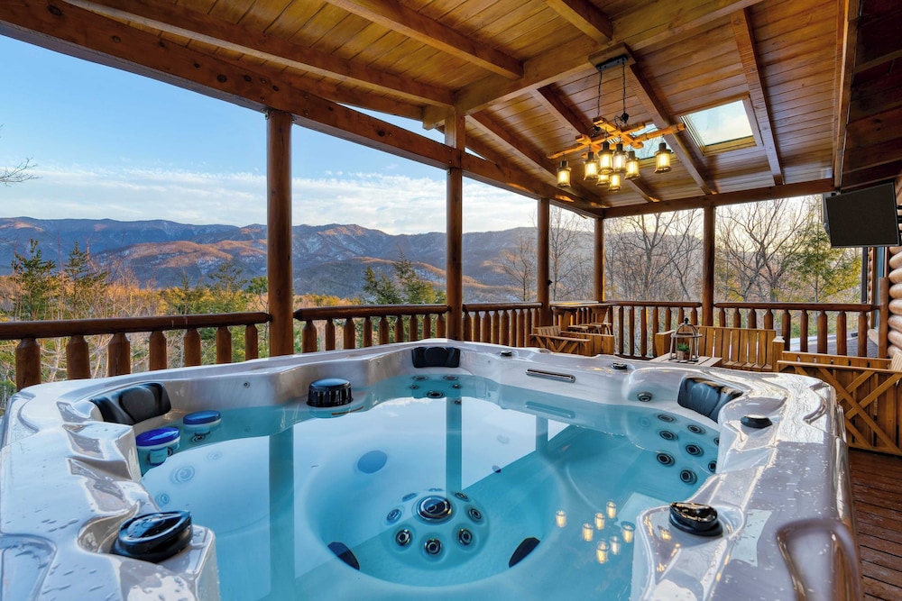 American Dream by Avantstay Deck w/ Views Theater, Game Room, Community Pool